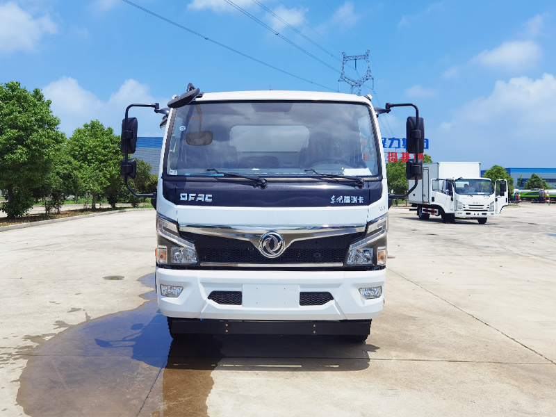 東風大福瑞卡8方灑水車圖片2