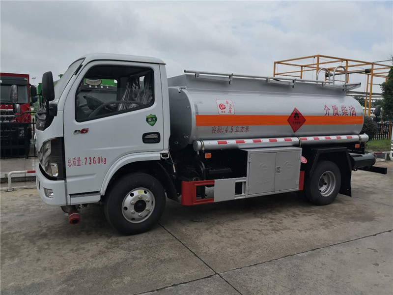 東風(fēng)小多利卡4.5方國六加油車圖片3